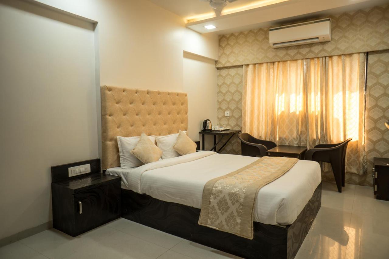 Hotel Dhavalgiri ธาเน ภายนอก รูปภาพ