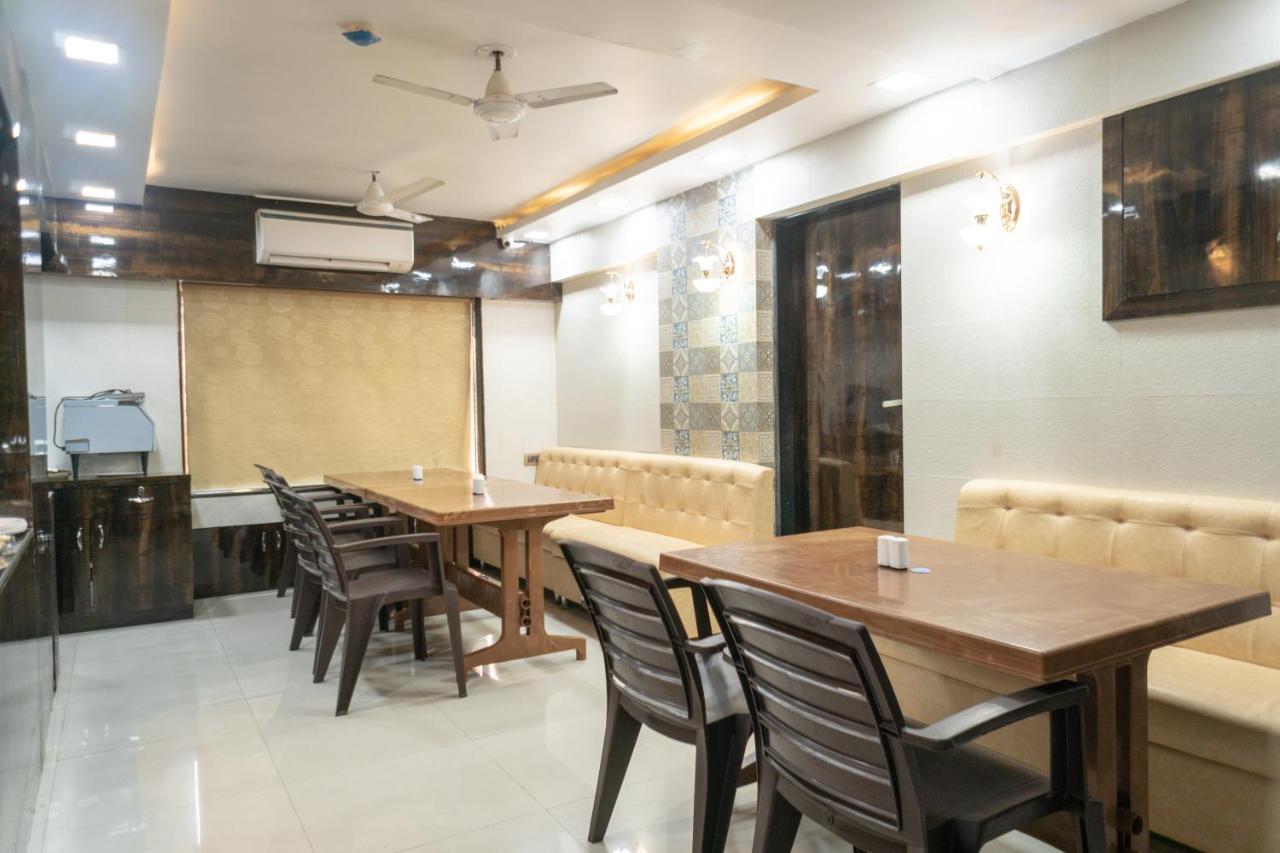 Hotel Dhavalgiri ธาเน ภายนอก รูปภาพ