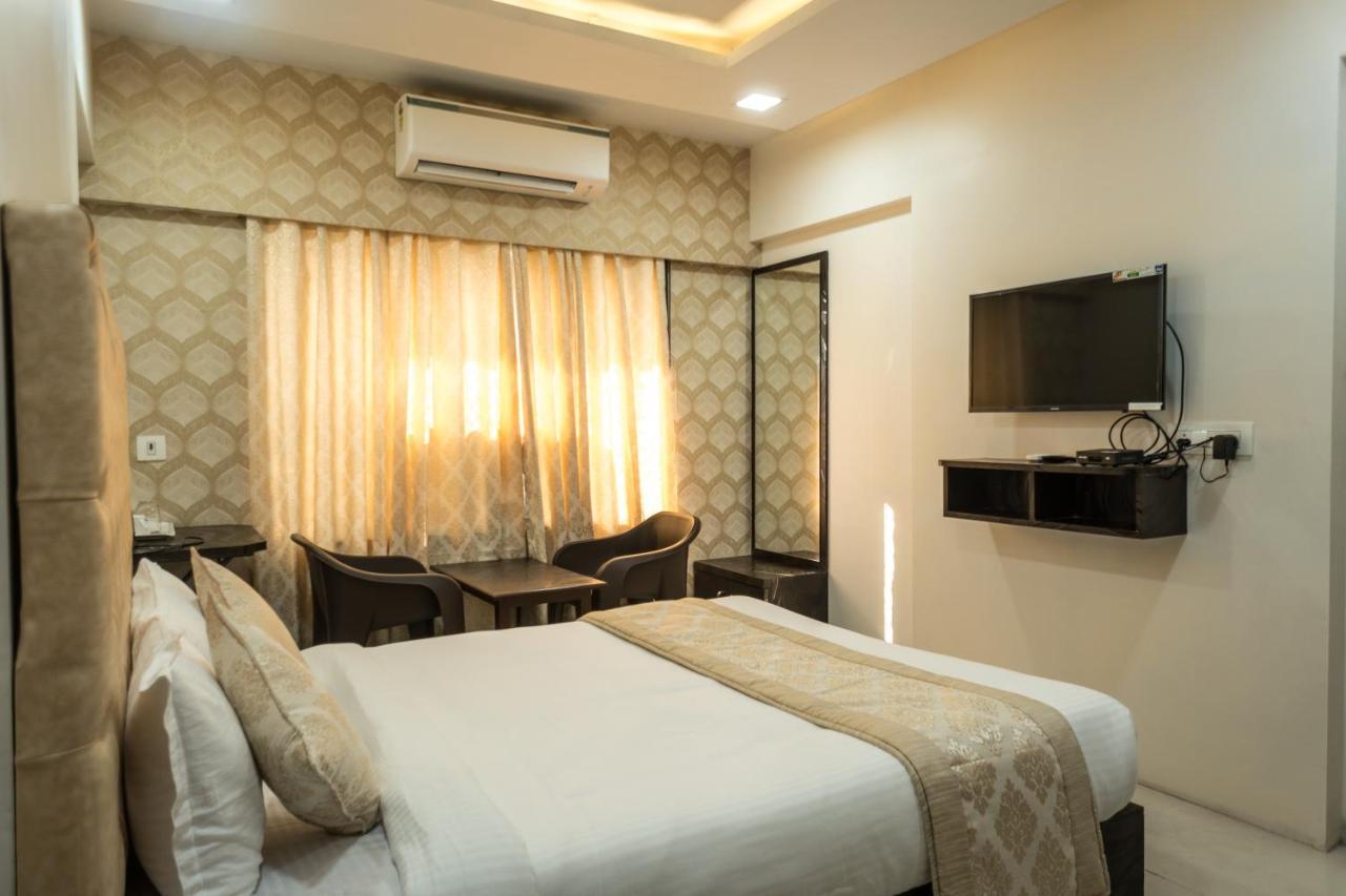 Hotel Dhavalgiri ธาเน ภายนอก รูปภาพ